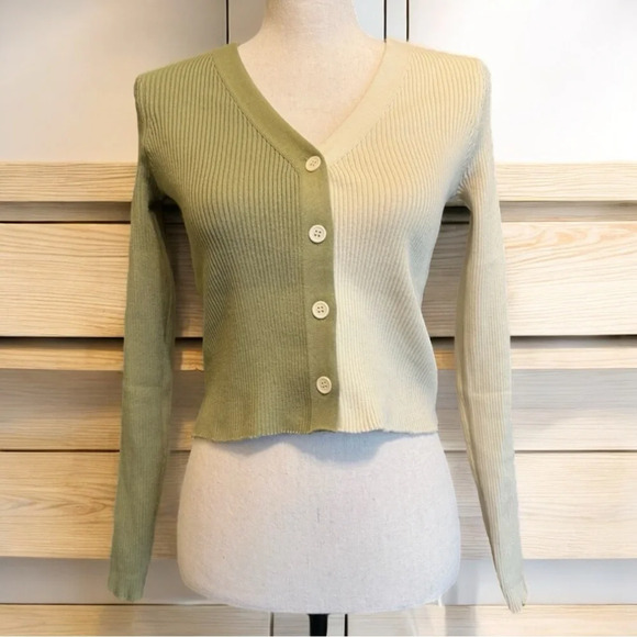 PEACH Two Tone Lightweight Olive Green & Cream Long Sleeve Cropped Sweater - XS - Picture 1 of 10